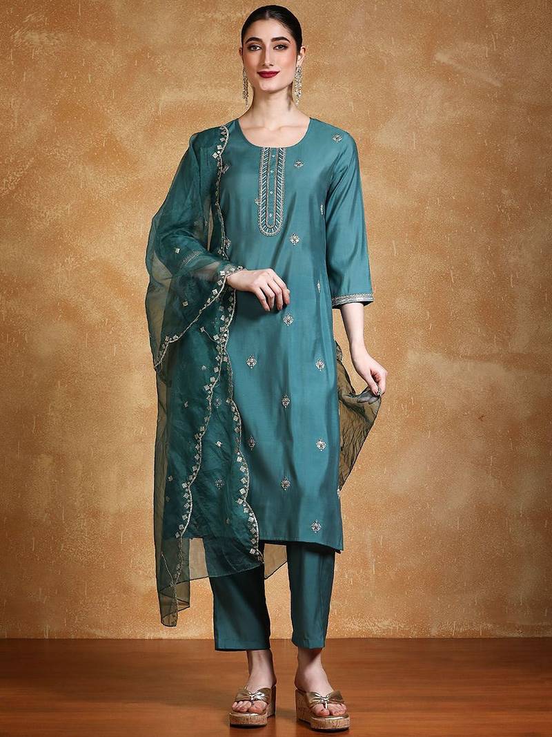 Women Floral Embroidered Regular Thread Work Kurta with Trousers & Dupatta