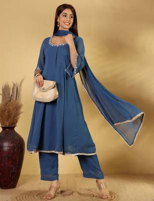 Women Panelled Thread Work Anarkali Republic Day Kurta with Palazzos & Fringed Dupatta 1
