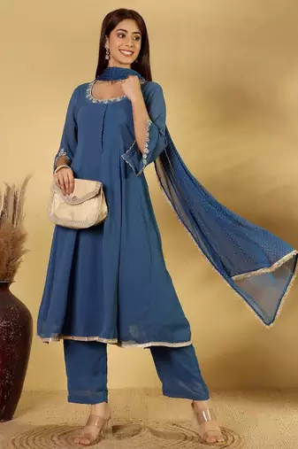 Women Panelled Thread Work Anarkali Republic Day Kurta with Palazzos & Fringed Dupatta
