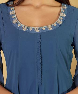 Women Panelled Thread Work Anarkali Republic Day Kurta with Palazzos & Fringed Dupatta 3