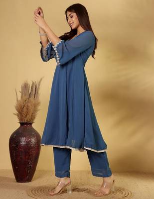 Women Panelled Thread Work Anarkali Republic Day Kurta with Palazzos & Fringed Dupatta 7