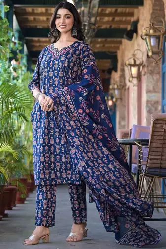Floral Printed Regular Pure Cotton Straight Kurta with Trousers & With Dupatta