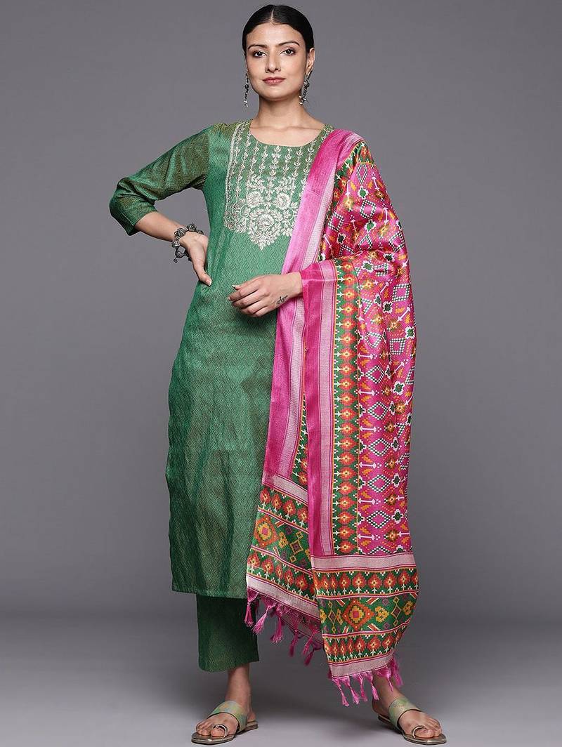 Geometric Woven Design Thread Work Straight Kurta With Trousers & Dupatta
