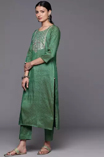 Geometric Woven Design Thread Work Straight Kurta With Trousers & Dupatta