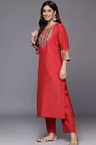 Ethnic Motifs Zari Embroidered Sequinned Yoke Kurta & trouser With Dupatta