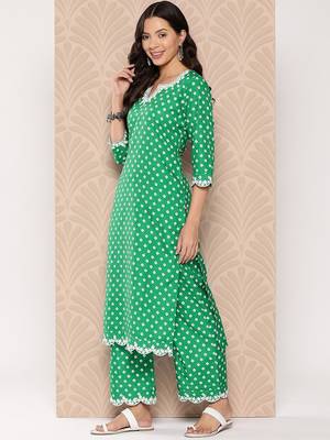 Bandhani Printed Lace Detailed Straight Kurta with Trousers and Dupatta 4