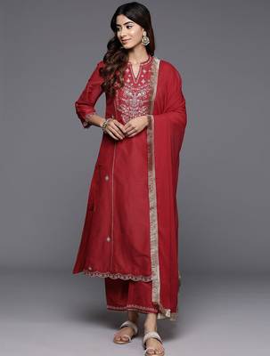 Embroidered Mandarin Collar Straight Kurta & Trousers With Dupatta 1