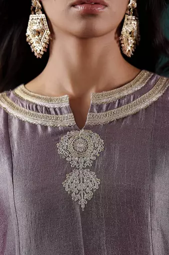 Women Floral Embroidered Panelled Kurta with Trousers & With Dupatta