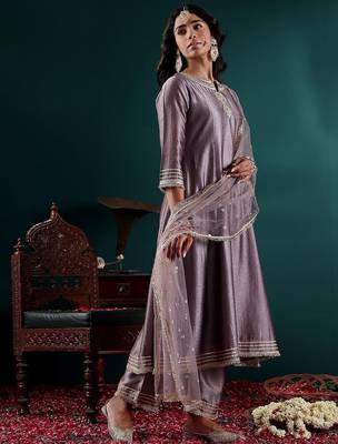 Women Floral Embroidered Panelled Kurta with Trousers & With Dupatta 5