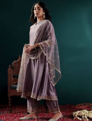Women Floral Embroidered Panelled Kurta with Trousers & With Dupatta 7