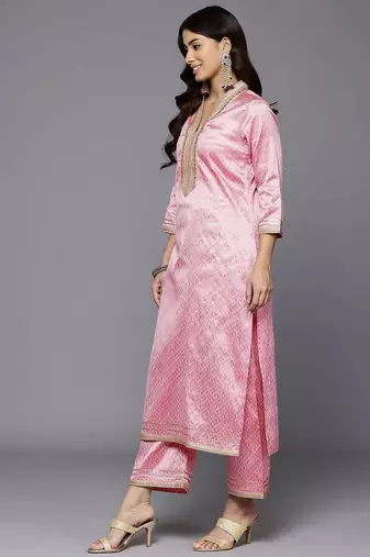 Women Woven Design Gotta Patti Kurta with Trousers & With Dupatta