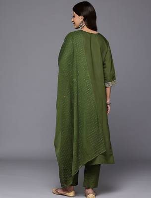 Embroidered Sequinned Kurta With Trousers & Dupatta 7