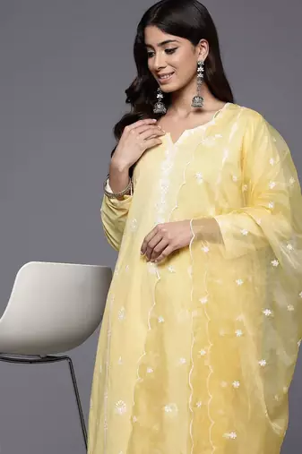 Ethnic Motifs Embroidered Thread Work Pure Cotton Kurta With Trousers & Dupatta