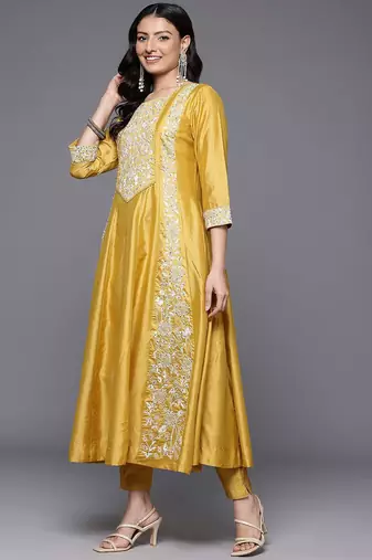 Floral Embroidered Thread Work Kurta With Trousers & Dupatta