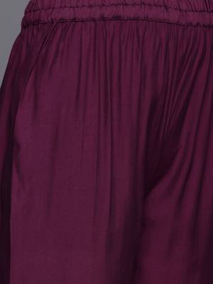 Ethnic Motifs Embroidered Zari Kurta with Trousers & Dupatta 3