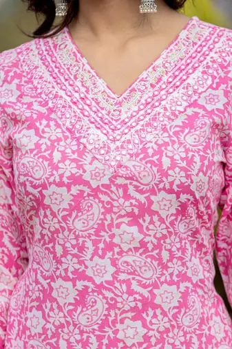 Paisley Printed Regular Thread Work Kurta with Trousers & With Dupatta