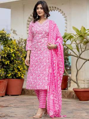 Paisley Printed Regular Thread Work Kurta with Trousers & With Dupatta 4