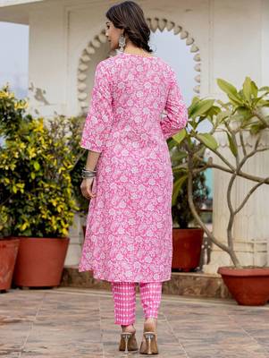 Paisley Printed Regular Thread Work Kurta with Trousers & With Dupatta 5
