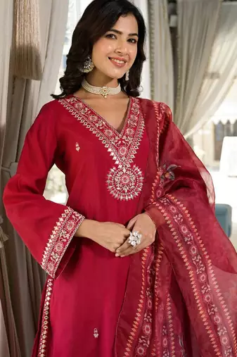Ethnic Motifs Yoke Design Regular Thread Work Kurta with Trousers & With Dupatta