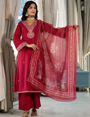 Ethnic Motifs Yoke Design Regular Thread Work Kurta with Trousers & With Dupatta 5