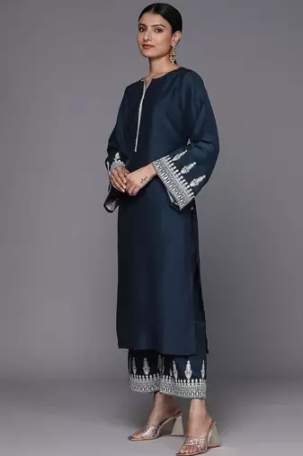 Ethnic Motifs Embroidered Regular Kurta with Trousers & With Dupatta