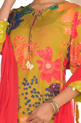 Women Floral Printed Kurti with Sharara & Dupatta