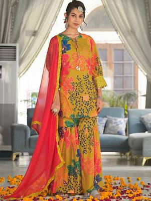 Women Floral Printed Kurti with Sharara & Dupatta 3