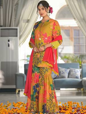 Women Floral Printed Kurti with Sharara & Dupatta 5