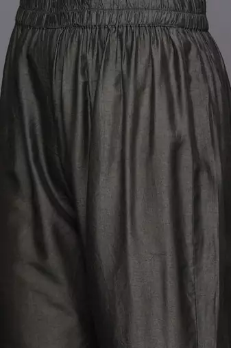 Women Abstract Printed Gotta Patti Kurta with Trousers & With Dupatta