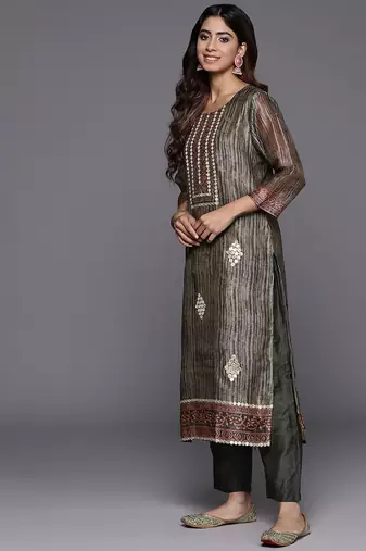 Women Abstract Printed Gotta Patti Kurta with Trousers & With Dupatta