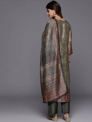 Women Abstract Printed Gotta Patti Kurta with Trousers & With Dupatta 7