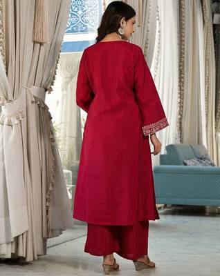 Ethnic Motifs Zari Embroidered Mirror Work Straight Kurta With Trousers & Dupatta 3
