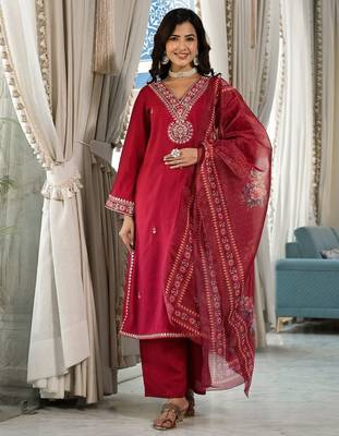 Ethnic Motifs Zari Embroidered Mirror Work Straight Kurta With Trousers & Dupatta 1