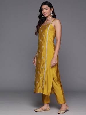 Ethnic Motifs Embroidered Sequinned Kurta with Trousers & Dupatta 6