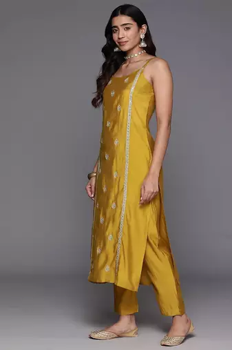 Ethnic Motifs Embroidered Sequinned Kurta with Trousers & Dupatta