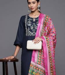 Women Floral Embroidered Regular Kurta with Trousers & With Dupatta
