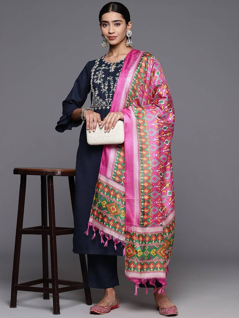 Women Floral Embroidered Regular Kurta with Trousers & With Dupatta