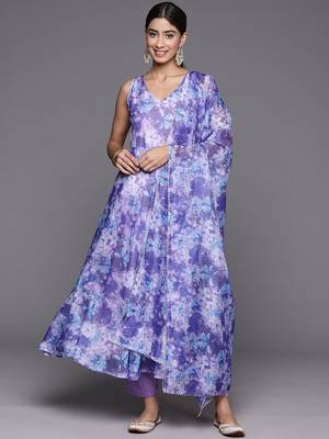 Women Floral Printed Empire Gotta Patti Kurta with Trousers & With Dupatta 5