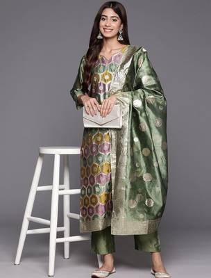 Chanderi Silk Kurta with Trousers & Dupatta 1