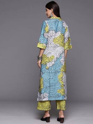 Women Printed Regular Kurta with Trousers 6