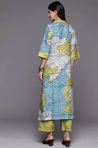 Women Printed Regular Kurta with Trousers