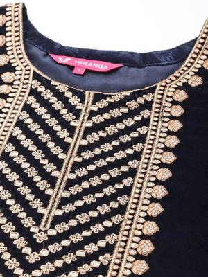 Zari Embroidered velvet Kurta with Trouser and Dupatta 3