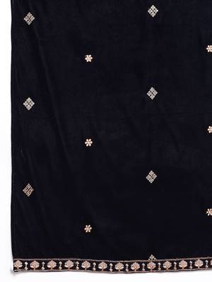 Zari Embroidered velvet Kurta with Trouser and Dupatta 5