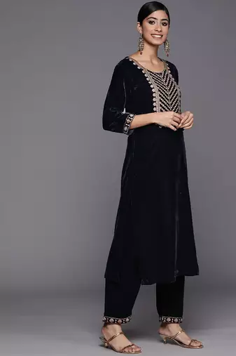 Zari Embroidered velvet Kurta with Trouser and Dupatta