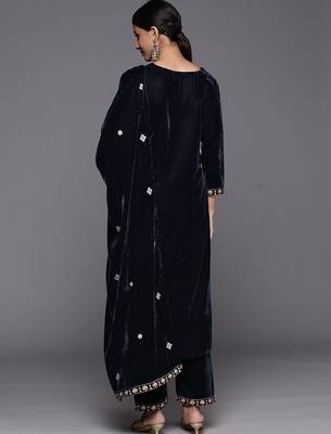 Zari Embroidered velvet Kurta with Trouser and Dupatta 7