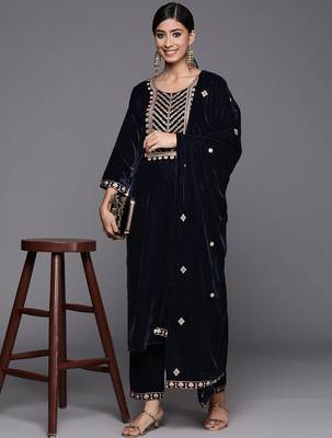 Zari Embroidered velvet Kurta with Trouser and Dupatta 8