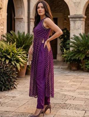 Women Bandhani Embroidered Regular Thread Work Kurta with Palazzos 5
