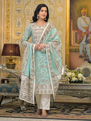 Women Floral Printed Regular Beads and Stones Pure Cotton Kurta with Trousers & With Dupatta 3