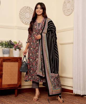 Women Floral Printed Regular Sequinned Kurta with Trousers & Dupatta 7