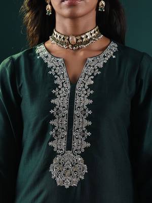 Women Embroidered Regular Thread Work Kurta with Trousers & With Dupatta 2